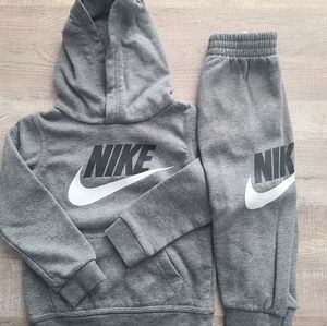 Nike Little Boys Club Fleece 2-piece Logo Hoodie and Sweatpants Set